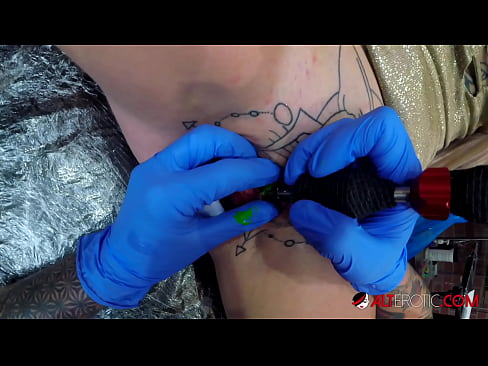 ❤️ tattooed ທີ່ສຸດ Hottie Sully Savage ໄດ້ຮັບ tattoo ສຸດ clitoris ຂອງນາງ ☑ ມີເພດສຳພັນ ຢູ່ຄອມ lo.tvmarket.top ❌️❤